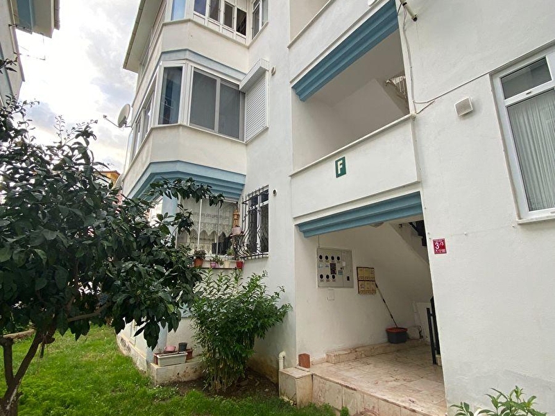 Tikiz emlaktan altinoluk merkezde 2+1 havuzlu si̇tede yüksek gi̇ri̇ş dai̇re