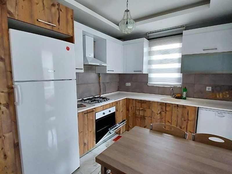 Ömürevleri̇ eski̇ firin arkasinda şik tasarimli satilik 1+1 dai̇re