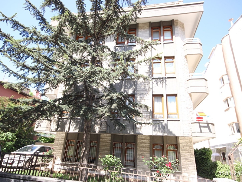 Bahçeli̇evlede genç bi̇nada 3+1 ön  boş otoparkli