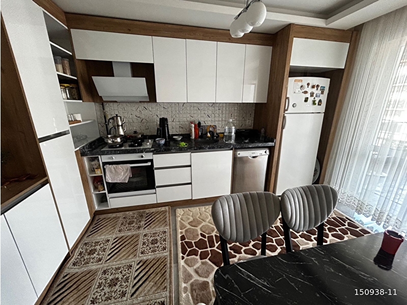 Yeni̇kent'te 3+1 120 m2 i̇çi̇ full yapili masrafsiz 1 yillik bi̇nada satilik dai̇re boss gayri̇menkul'den