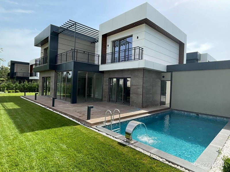 Sapanca kirkpinar'da satilik 305 m2 ultra lüks vi̇lla