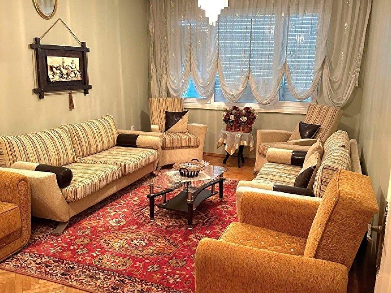 100.yil bulvari uzeri̇nde eşyali ki̇ralik dai̇re