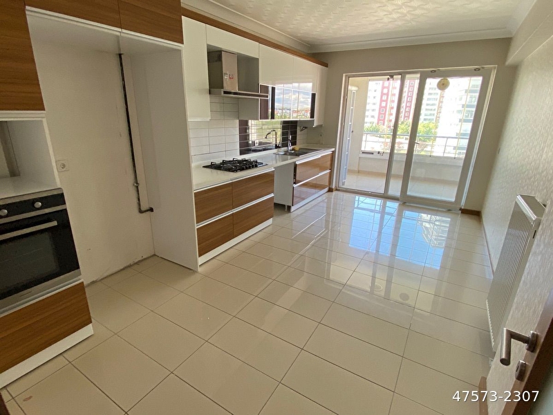 Bağlica merkezn’de 2 blok_13 dönüm peyzaj_kat seçeneği̇ mevcut