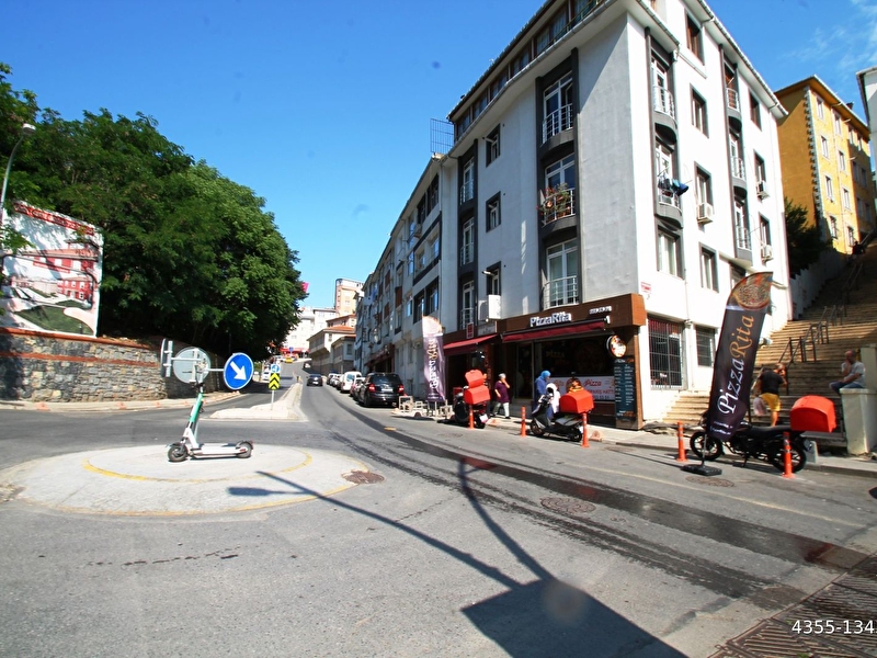 Üsküdar çavuşdere cd.65m2 masrafsiz balkonlu kombi̇li̇ ki̇ralik 1+1