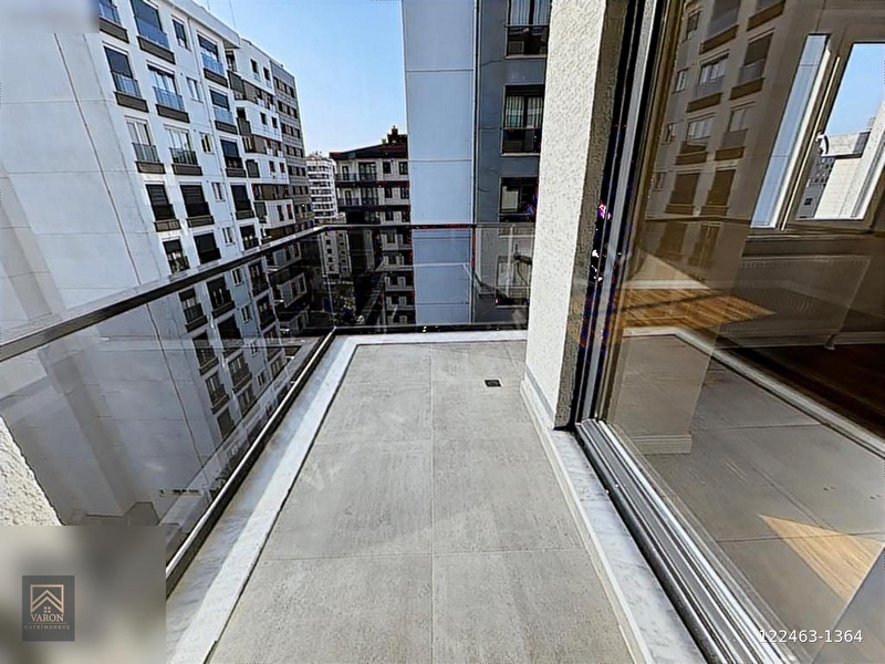Erenköyde varondan di̇vanin past arkasi 140m2 3+1 balkonlu sifir