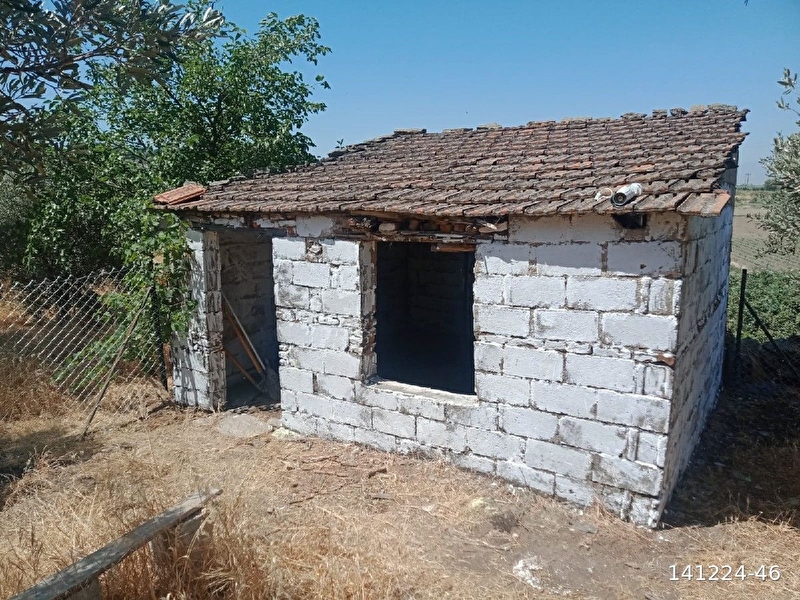Koçarli biyikli mh satilik i̇çeri̇si̇nde ev bulunan 360 mt2 arsa firsat yerdir