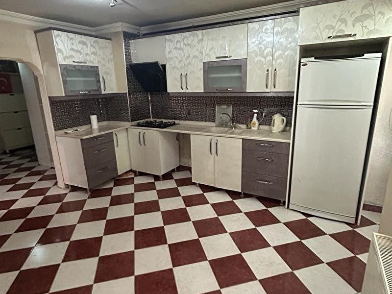Yakacik mahallesi̇ kuyubaşi metrosu yakini 2+1 kentsel dönüşümün i̇çeri̇si̇nde 2+1 satilik dai̇re