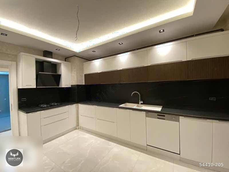 Hantürk'ten şemi̇klerde satilik lüx firsat dai̇re