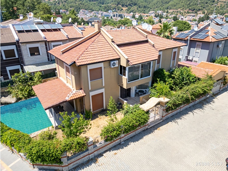 Tt emlak’tan marmari̇s’te köşe konum 4+1 tam müstaki̇l vi̇lla