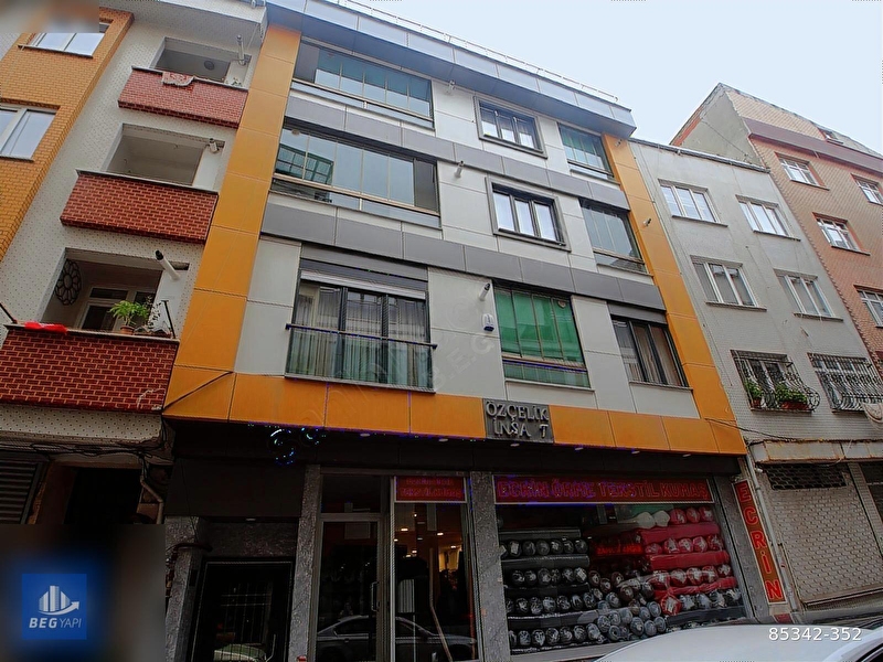 Zeyti̇nburnu telsi̇z de 2+1 85 m2 arakat yeni̇ bi̇nada dai̇re