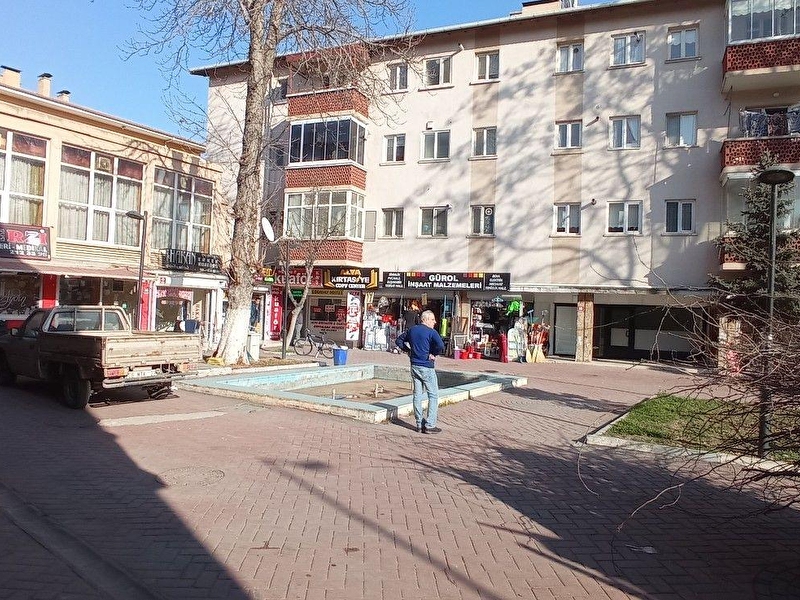 Emek i̇srai̇l evleri̇ 110 m2 i̇ki̇ dükkan bi̇rli̇kte