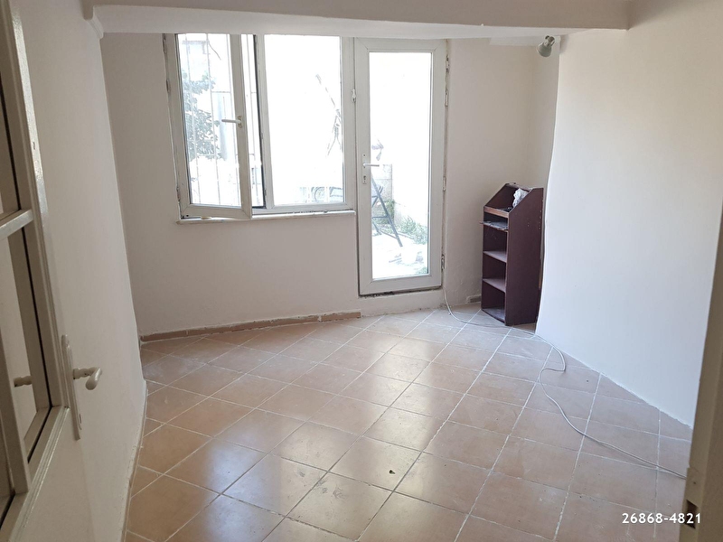 1 000 Tl Kurtulusta Osmanbey Metrosuna 10 Dk Mesafede 1 1 65m2 Bahceli