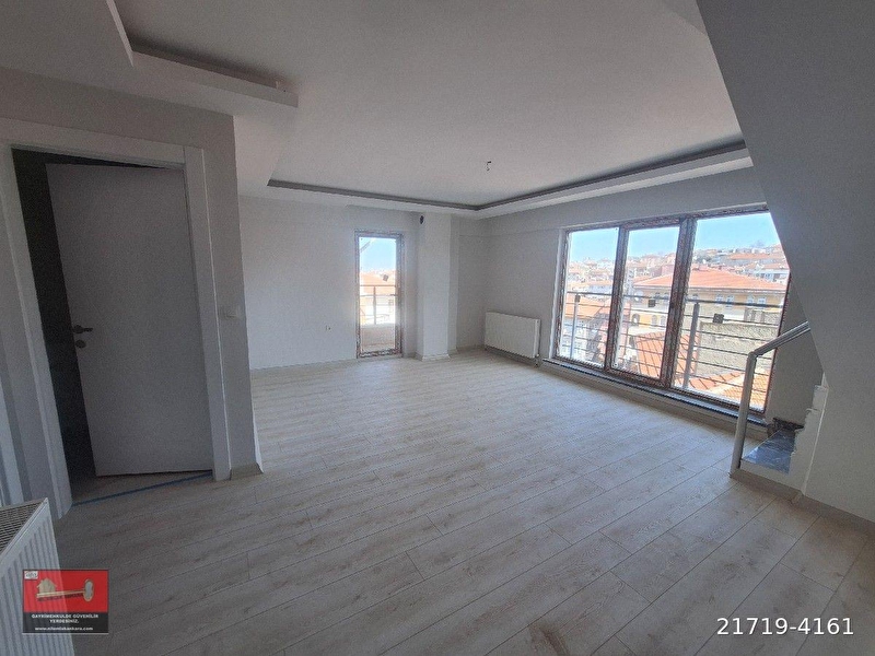 Esat caddesi̇ yakini sifir bi̇nada 2+1 dubleks satilik dai̇re