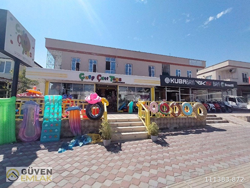 Kemer merkez'de ticari komple satılık bina 4 dört dükkan ve bodrum 4 daire