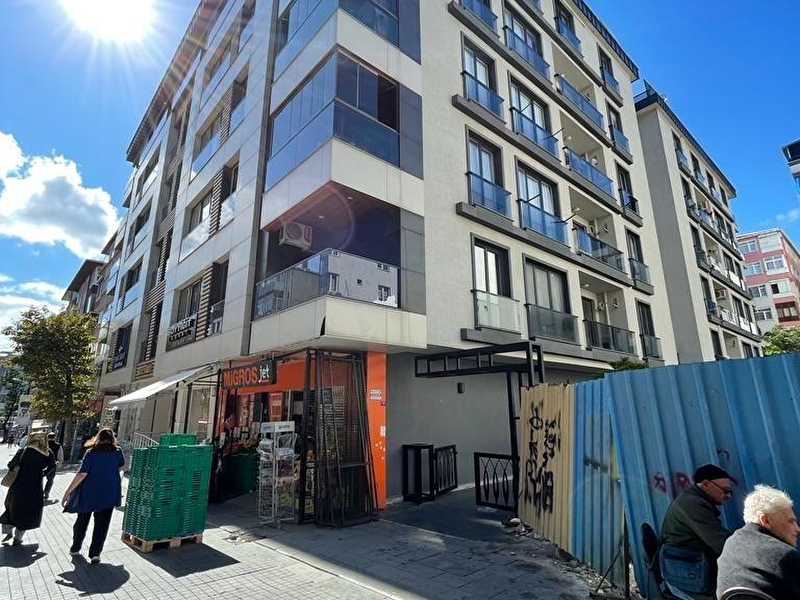 Cennet mahallesinde satılık kapalı cadde üzeri 3+1 1.kat 120 m2  ebeveyn banyolu daire