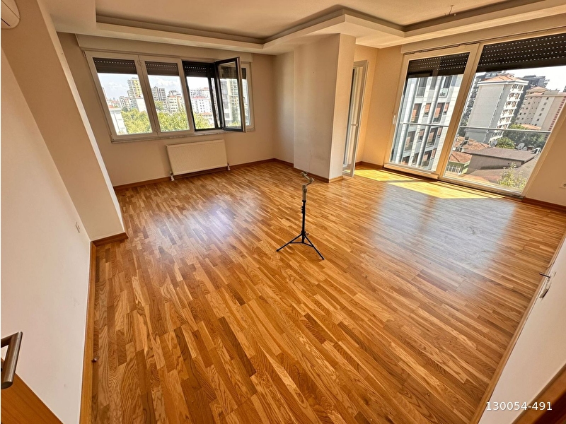 Eycan'dan emi̇n ali̇ paşa'da 135m2 3+1ebeveynli̇ ve balkonlu firsat