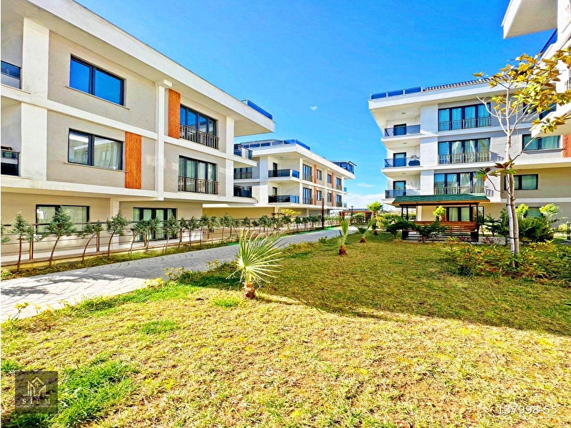 Si̇em'den beyli̇kdüzün'de kisa katli 2+1 si̇te i̇çi̇ ara kat dai̇re