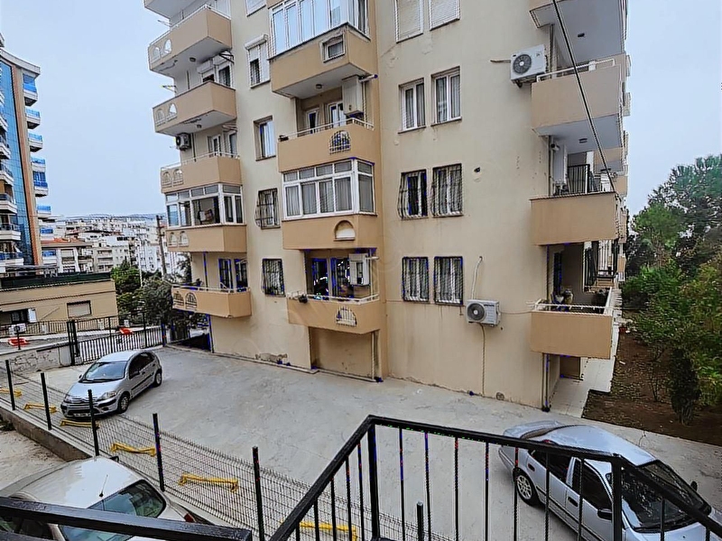 Akevlerde adnan saygun kültür merkezi̇ yakini