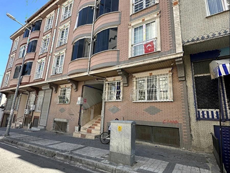 G.osmanpaşa'da satilik 2+1 100 m2 geni̇ş metroya yakin dai̇re