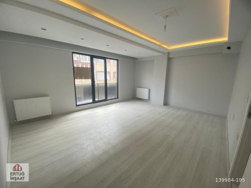 Güngören merkez mahallesi̇nde 95 m2 3+1 satilik dai̇re sy-6