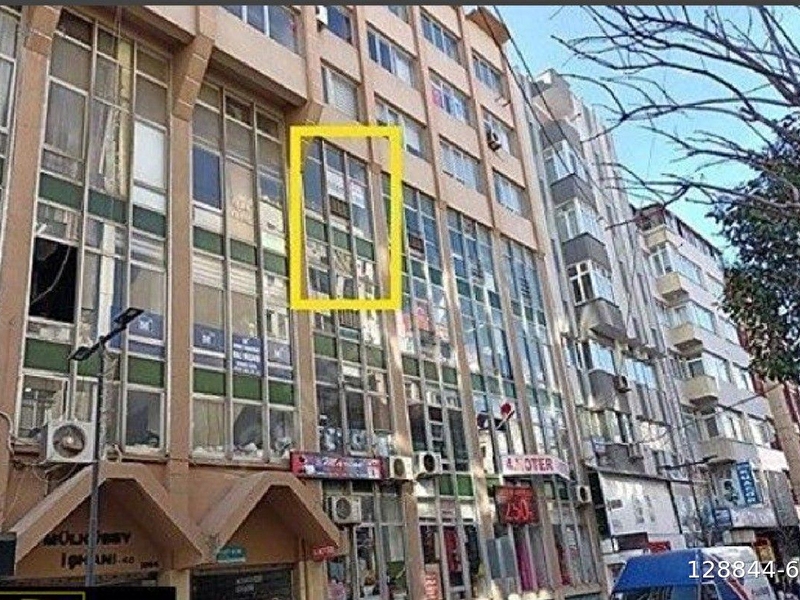 Andaç gayri̇menkulden çarşi i̇çi̇nde sayilik ofi̇s