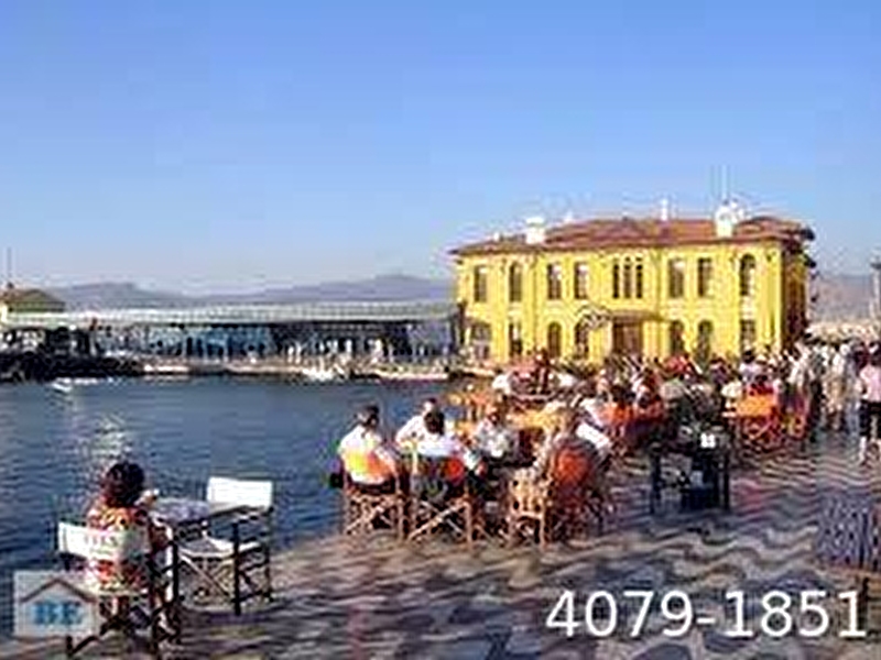 Urla yağci̇lar da plajlara yakin toplamda 11 dönüm tarla