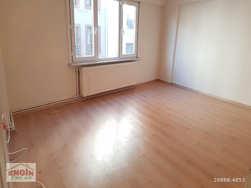 2 200 Tl Sisli Yunusbey Sokakta 2 1 2 Kat Metroya Yakin Daire