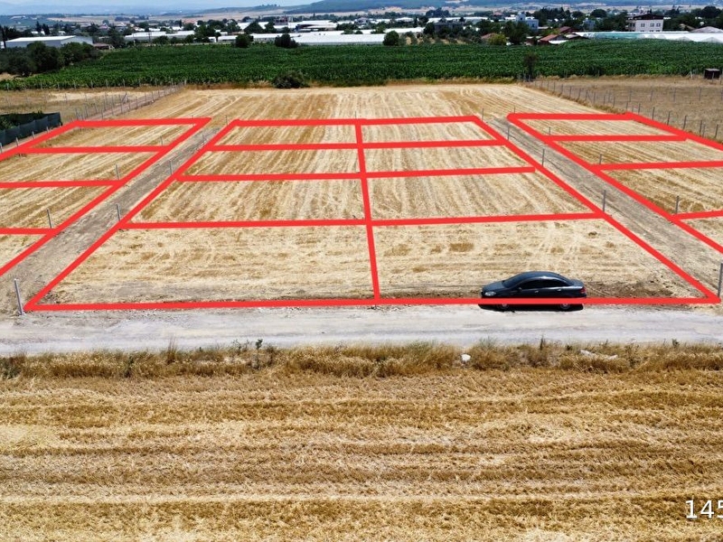 Çi̇ftçi̇ emlak satilik 238 metre kare arsa imar sınırında