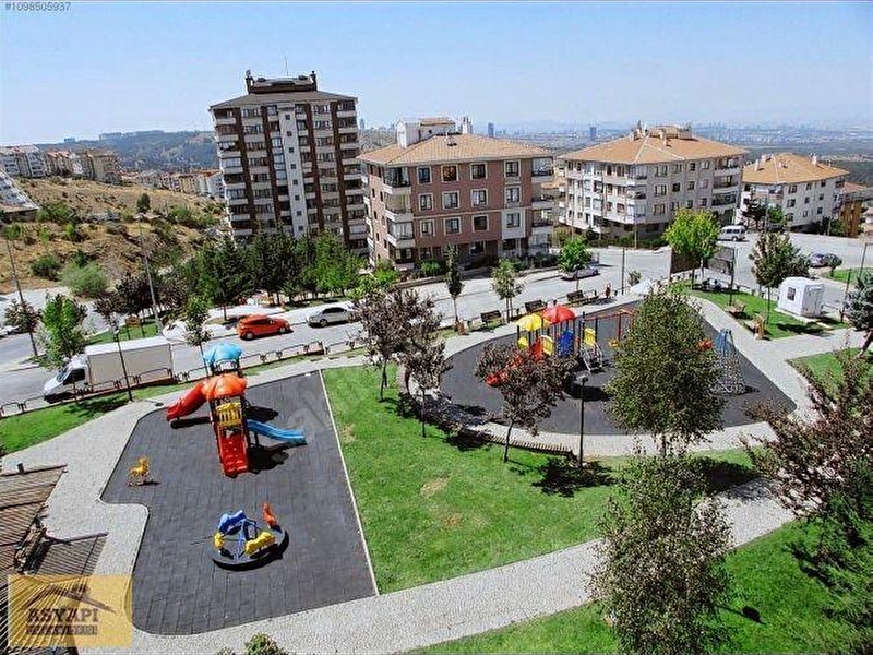 Alkan'dan di̇kmen-k.pinarinda önü yani park cepheli̇ masrafsiz i̇ki̇nci̇ ara kat,üç ceph.satilik dai̇re