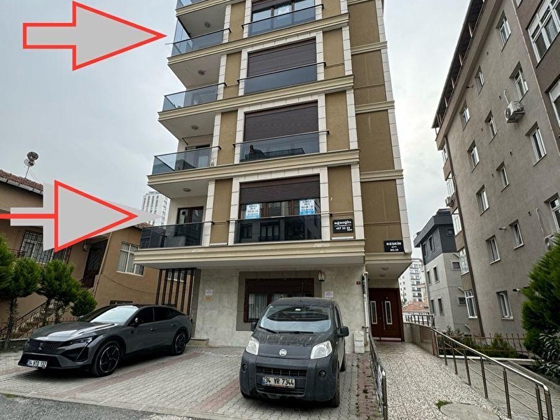 *boş* i̇skanlı yeni bina katta tek 2 banyolu asansörlü otoparklı balkonlu 3+1