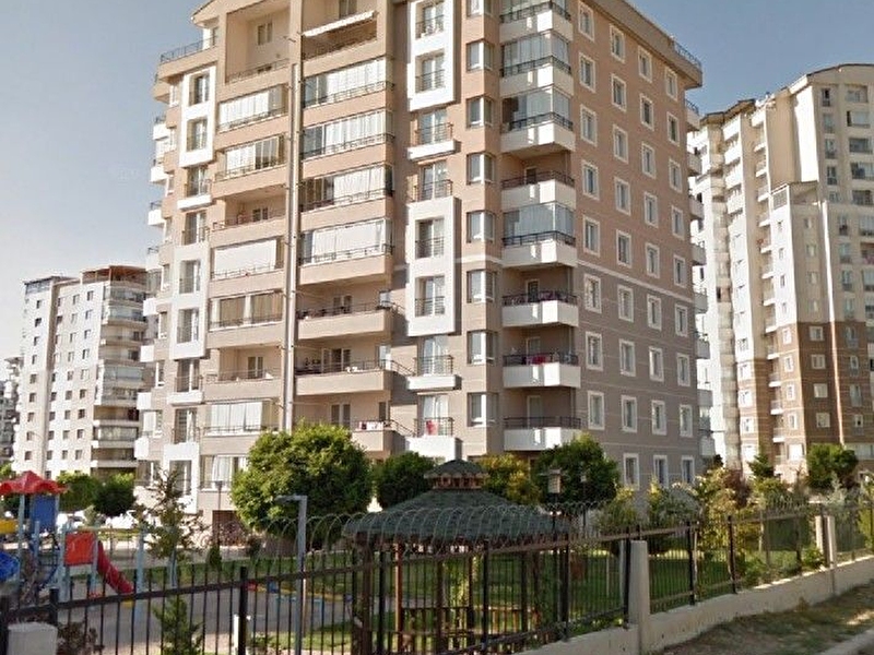 Akti̇f çözüm gayri̇menkul'den turgutözal mahallesi̇'nde 7/24 güvenli̇kli̇, manzarali si̇tede ki̇ralik dai̇re