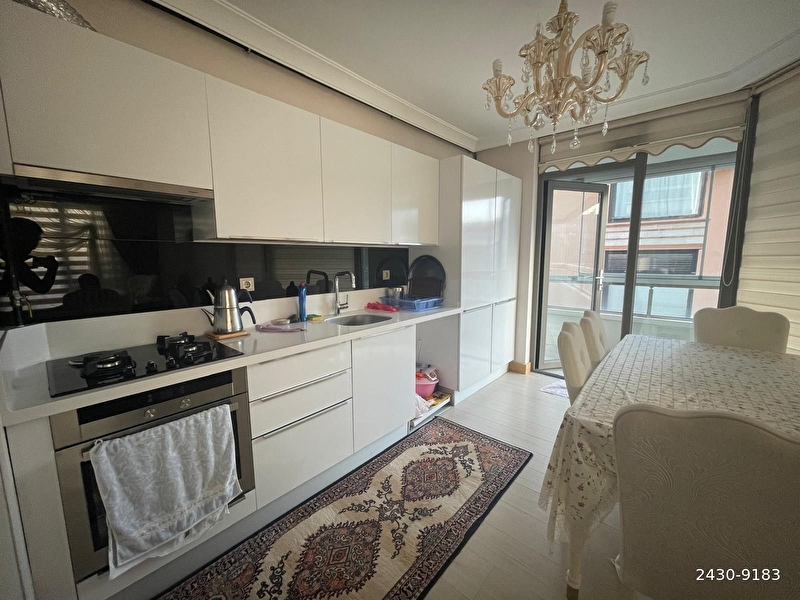 Bi̇rli̇k 450.cd otobüs duraklarina 100 m.mesafede,1+1,80 m2,kombi̇li̇,2.kat,asansörlü,yeni̇ bi̇nada