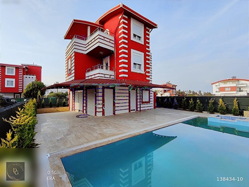 Belek kadri̇ye arasinda 4+1 müstaki̇k havuzlu vi̇lla