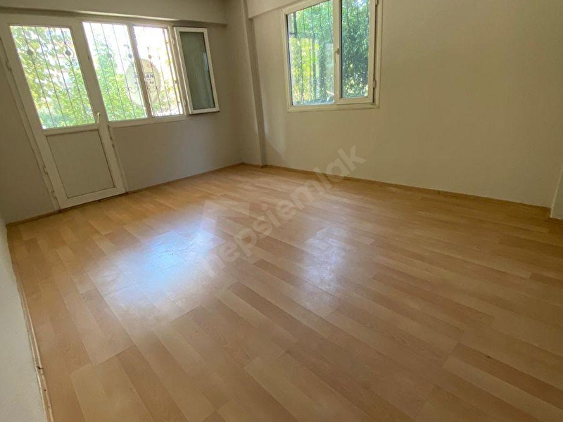 1 200 Tl Bucada Yenigun Mahallesinde Kiralik 3 1 Daire