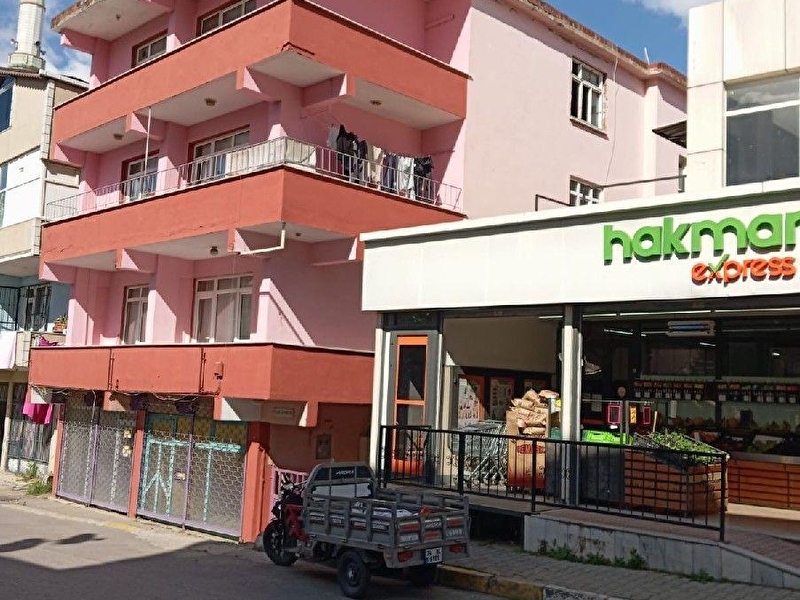 Son firsat sabiha gökçen 3.5km  i̇stanbul pendi̇k arsa fiyatına cad. üzeri̇ 4 katli bi̇na ve arsasi