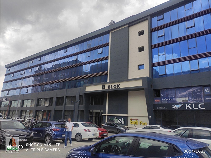 İstanbul yolu üzeri̇ bati park türeli̇ avm de full lüx mobi̇lyali 7/24 güvenli̇kli̇ açik ve kapali garaj