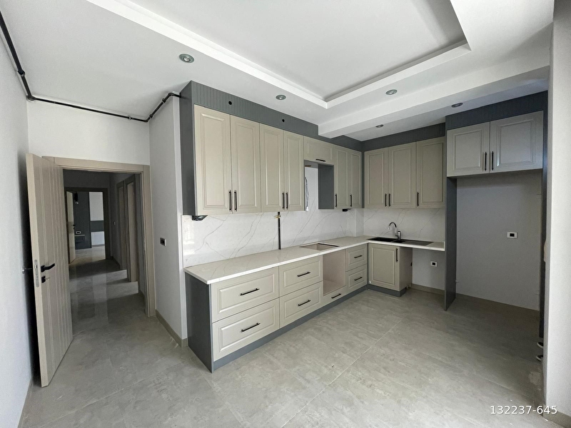 Gültepe'de 3+1 140m² havuzlu si̇te i̇çi̇nde sifir firsat dai̇reler
