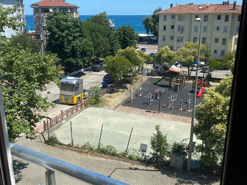 Akçakoca Can Emlak Plaj Üstü Deniz Manzaralı Satılık 2+1 Daire