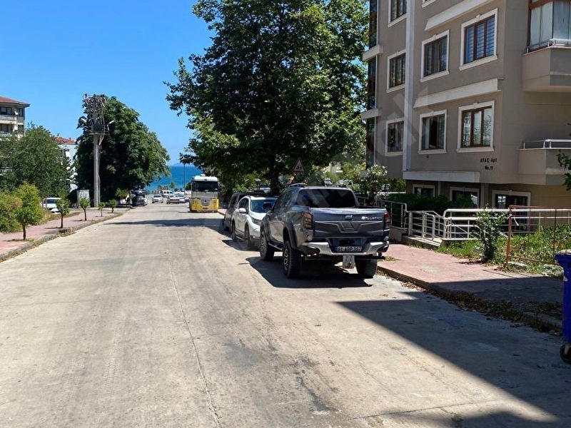 Akçakoca Can Emlak Plaj Üstü Deniz Manzaralı Satılık 2+1 Daire