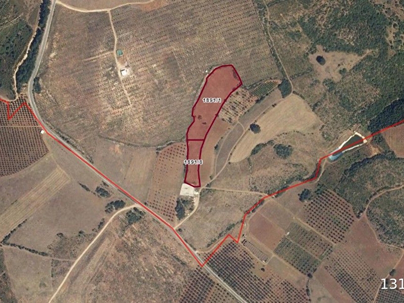 İzni̇k bayindir'da 9290 m2 tarim arazi̇si̇