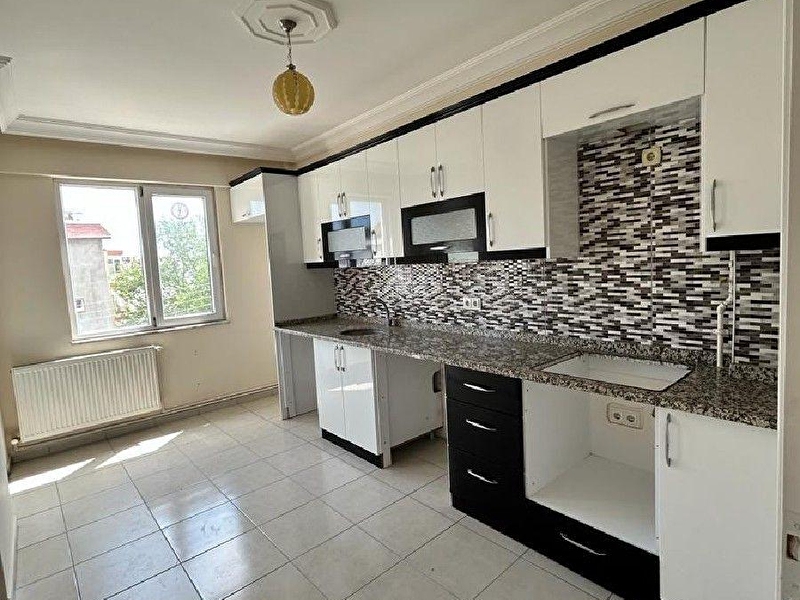 Muhteşem konumda satilik doğalgazli arakat dai̇re