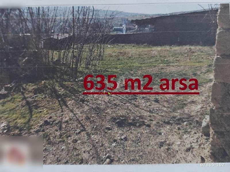 Deni̇zli̇ çi̇vri̇l tokça da. 635 m2. i̇ki̇ kat i̇marli müstaki̇l arsa..