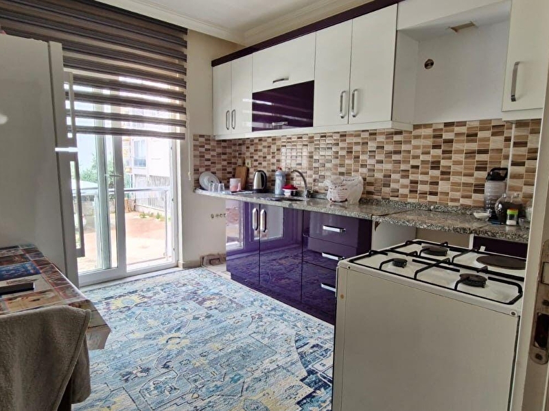 Yüksekalanda 1.katta ayri mutfakli satilik 3+1 dai̇re