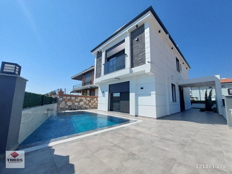 Didim efelerde havuzlu otoparklı emsallerinden uygun fiyatlı 3+1 ayrı mutfaklı sıfır villa