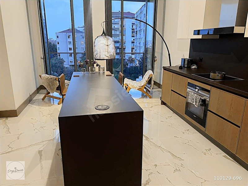 Nişantaşı Koru Boğaz Manzaralı Lüks Mobilyalı 2+1 Satılık