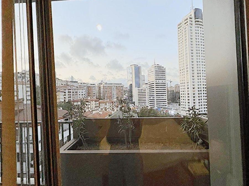 Nişantaşı Koru Boğaz Manzaralı Lüks Mobilyalı 2+1 Satılık