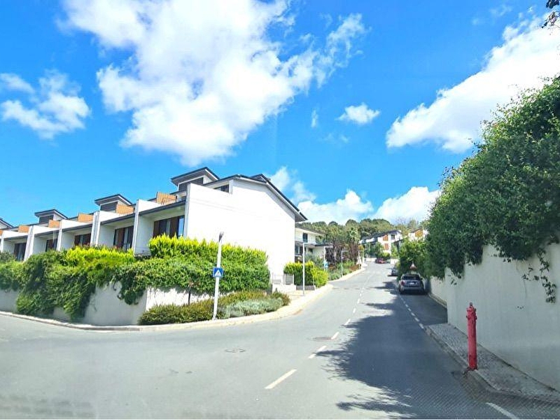 Sarıyer köy zekeriyaköy 1.etap vadi manzaralı 3+1 kiralık çatı dubleksi