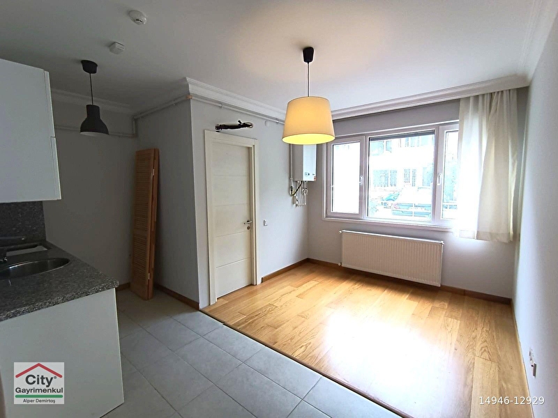 Kadiköy suadi̇ye satilik 1+1 dai̇re