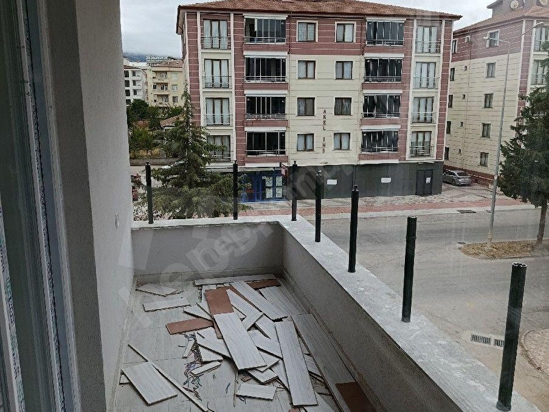 Kaya Emlaktan Satlık Daire105 M2 Kat 3 