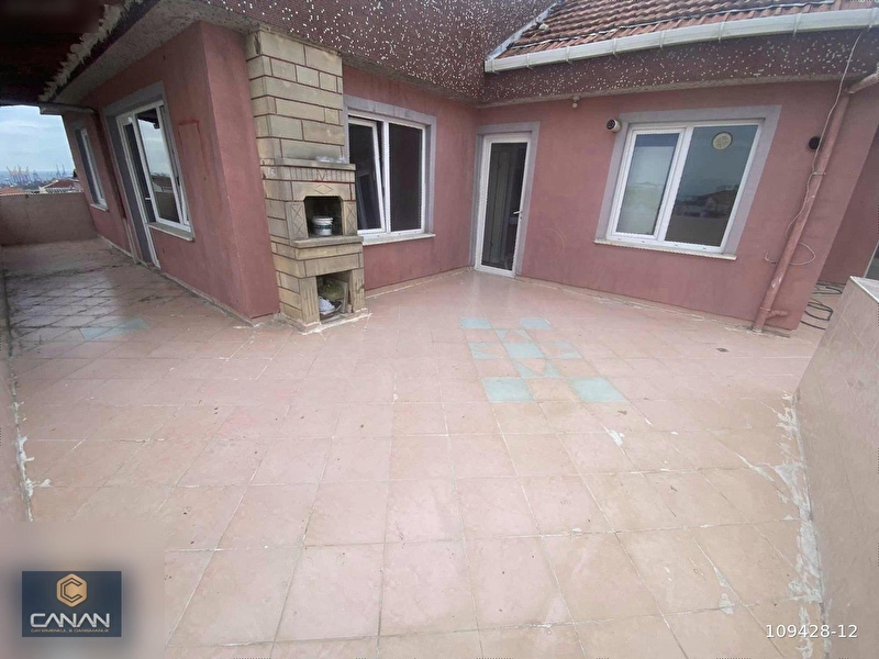 Avcilar ci̇hangi̇r teras kati 3+1 160m2 4.kat kombi̇li̇ barbekü